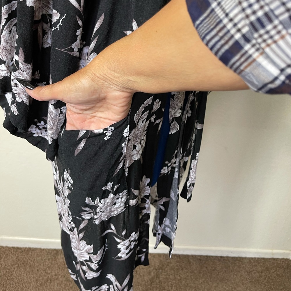 Spiritual Gangster Black Floral Robe Wrap … - Picture 8 of 12